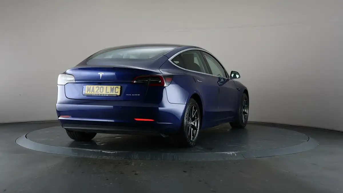 2020-tesla-model-3-e-long-range-big-68