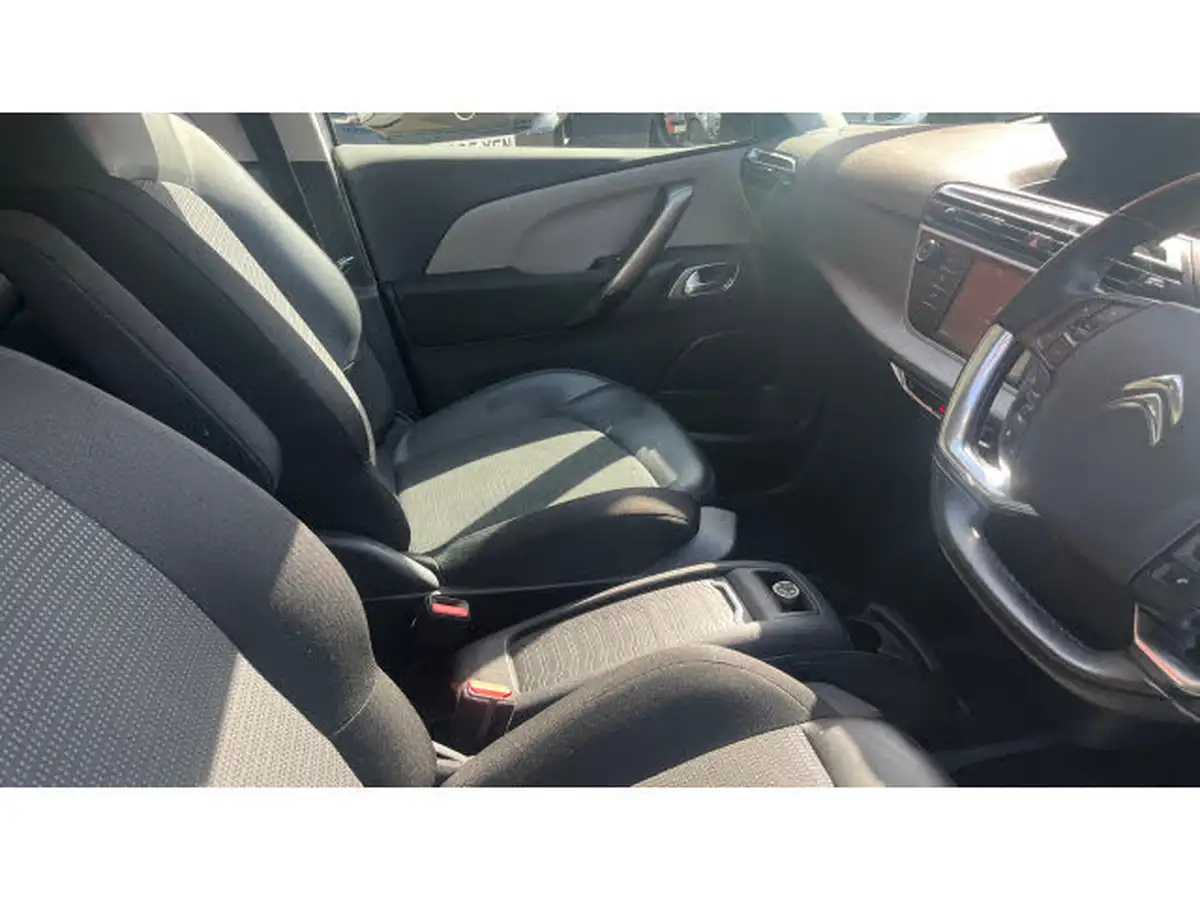 2022-citroen-grand-c4-spacetourer-12-puretech-shine-eat8-big-13