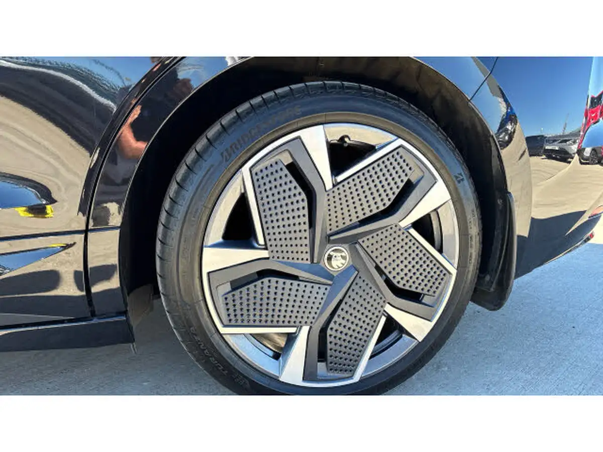 2025-skoda-enyaq-e-vrs-coupe-big-22