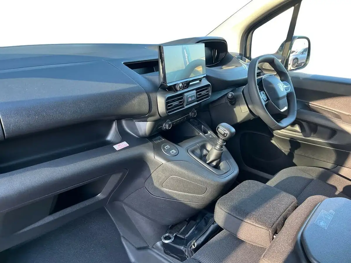 2024-peugeot-partner-15-bluehdi-professional-100pseu6d-big-8