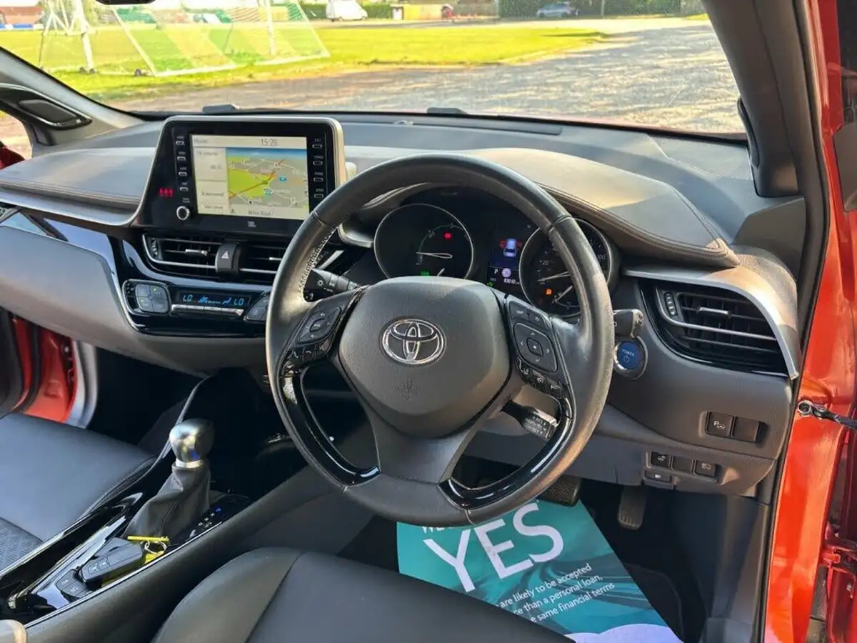 2020-toyota-c-hr-20-vvt-i-orange-edition-big-15