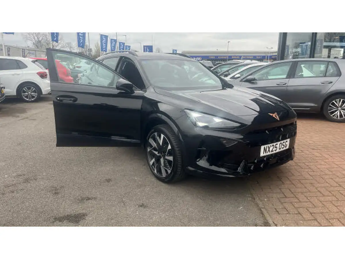 2025-cupra-formentor-15-e-hybrid-vz1-big-32