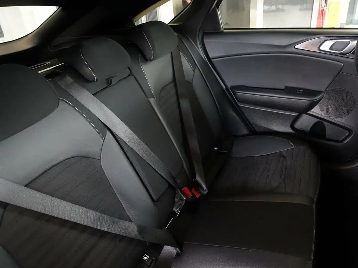 2022-kia-pro-ceed-15-t-gdi-gt-line-big-13