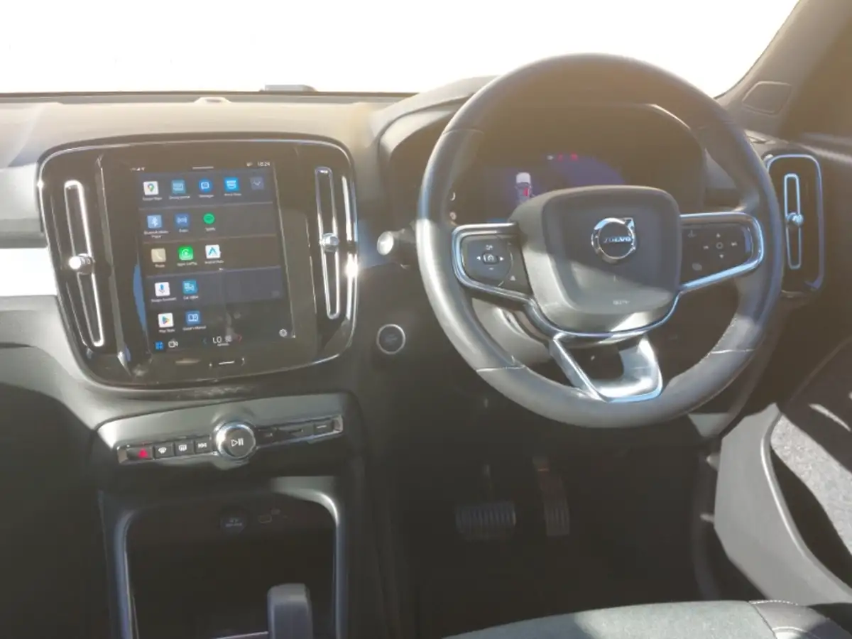 2023-volvo-xc40-20-b3-core-big-6