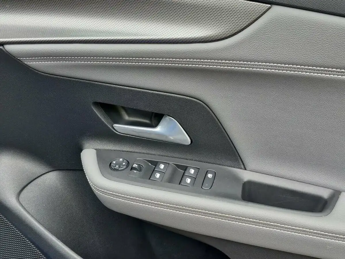 2021-vauxhall-mokka-e-elite-premium-big-14