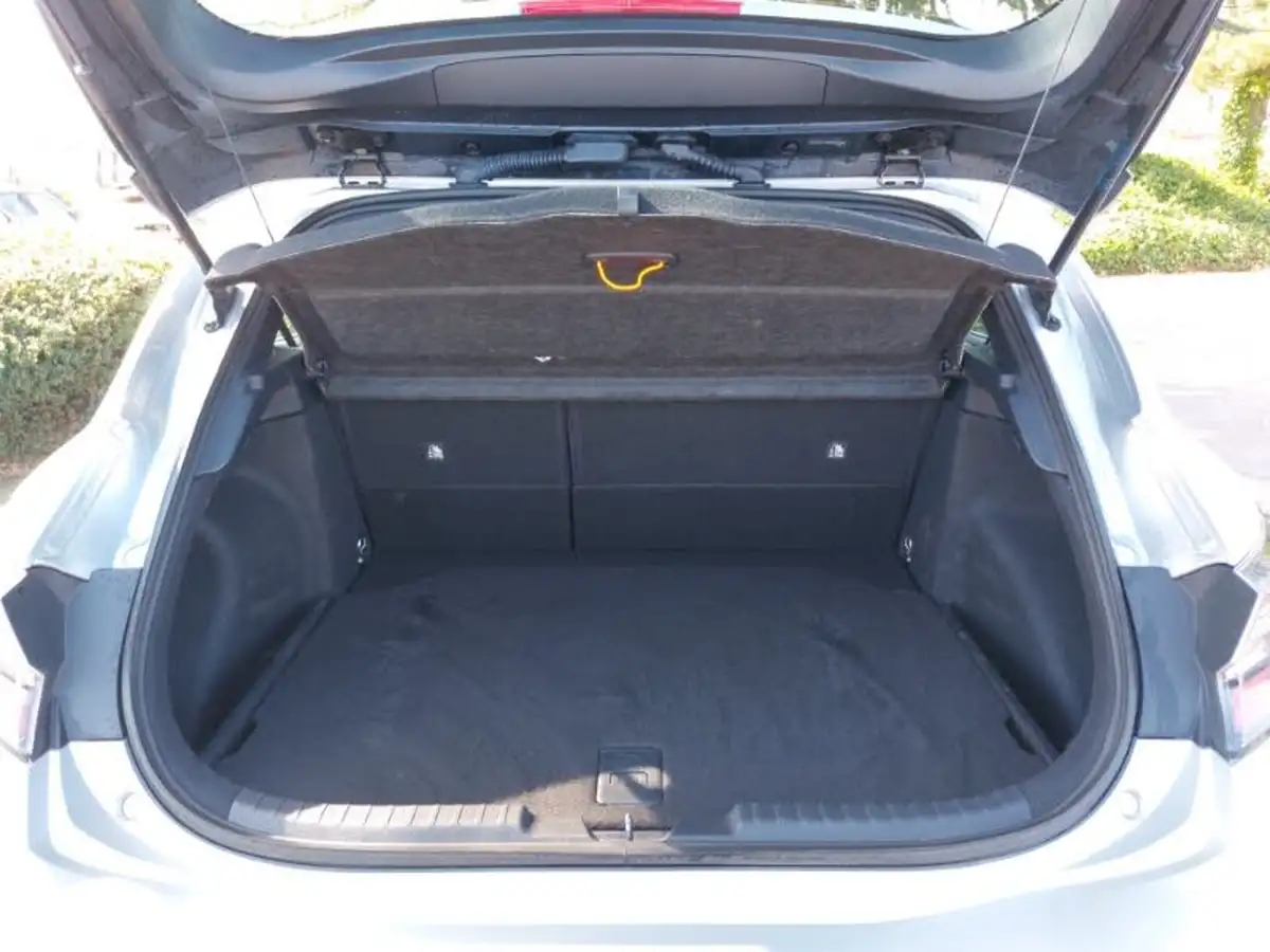 2022-toyota-corolla-20-vvt-i-icon-193bhp-hatchback-big-7