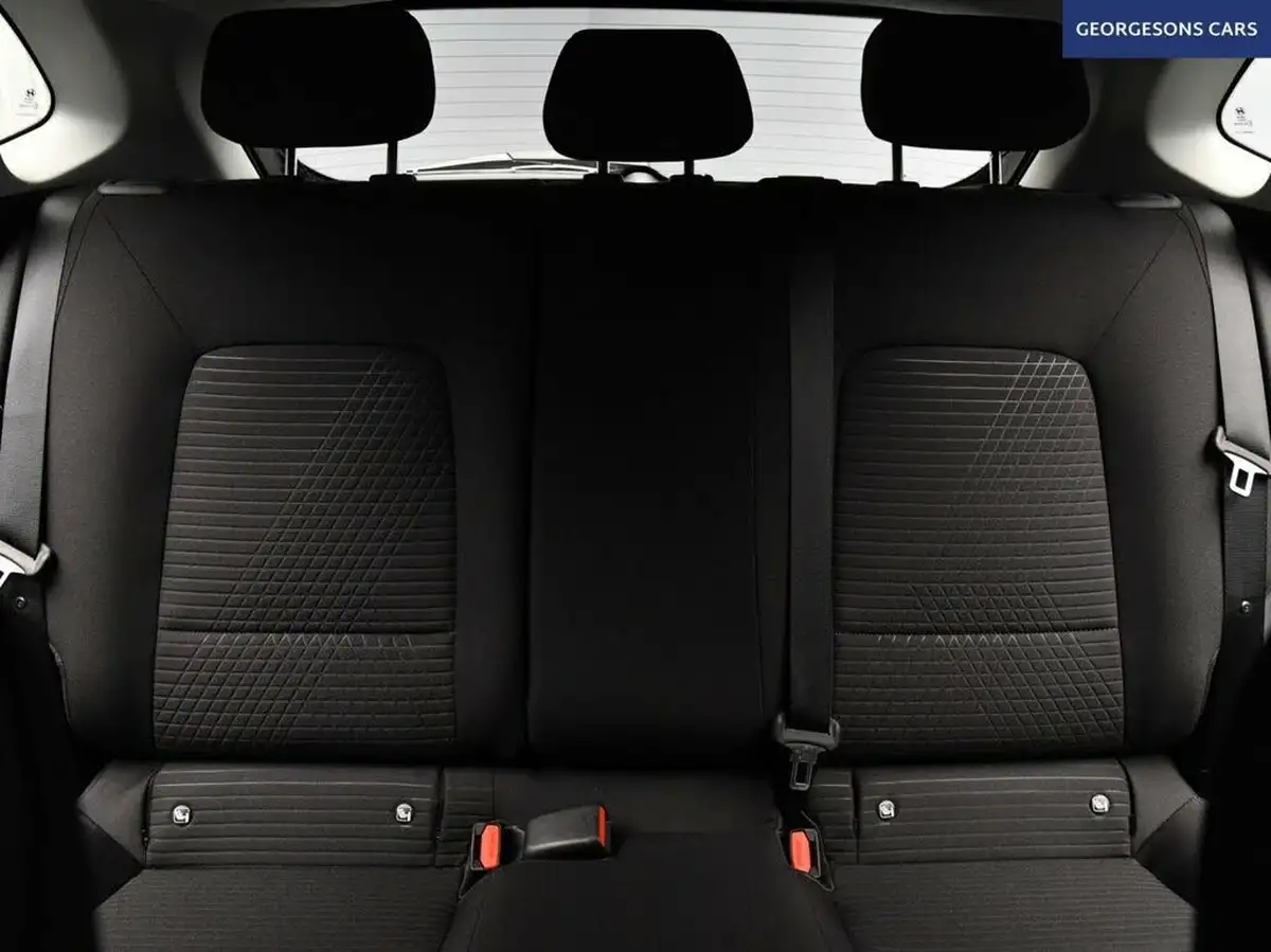 2021-hyundai-i20-10-t-gdi-element-big-16