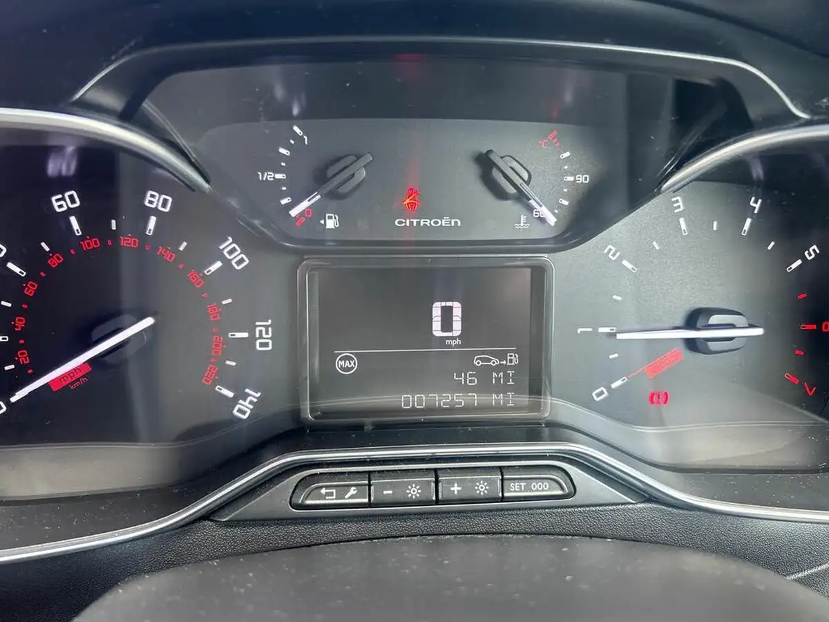 2022-citroen-c3-12-puretech-shine-plus-110ps-ss-big-14