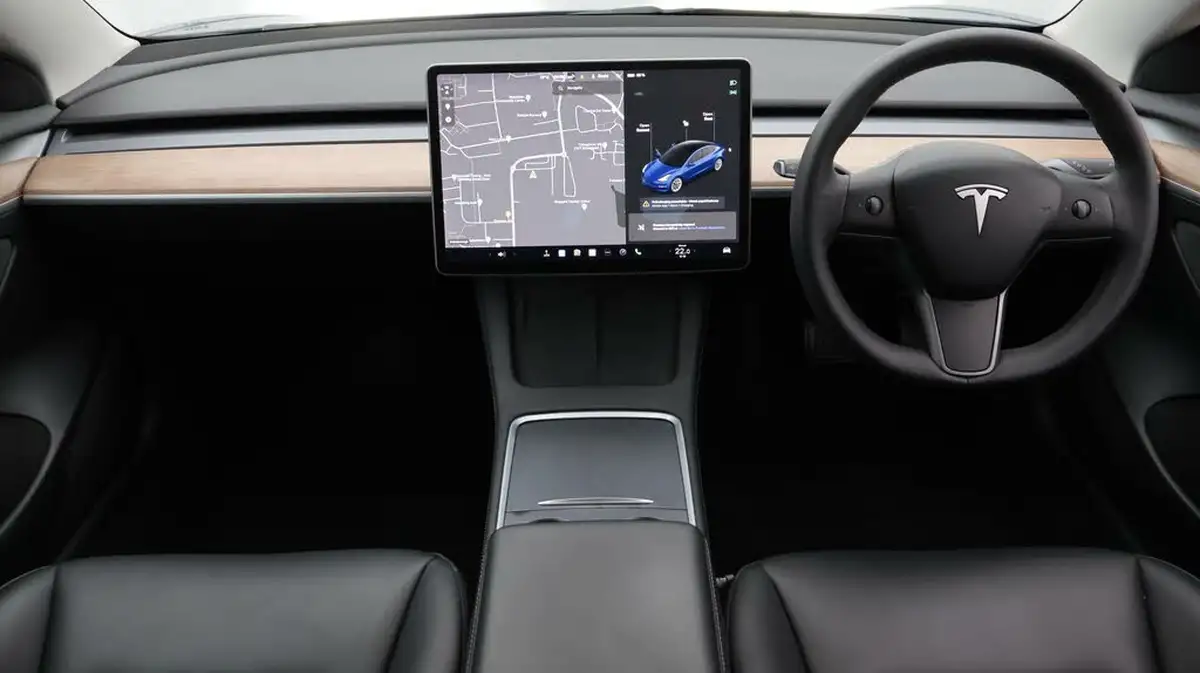 2021-tesla-model-3-e-long-range-awd-big-13