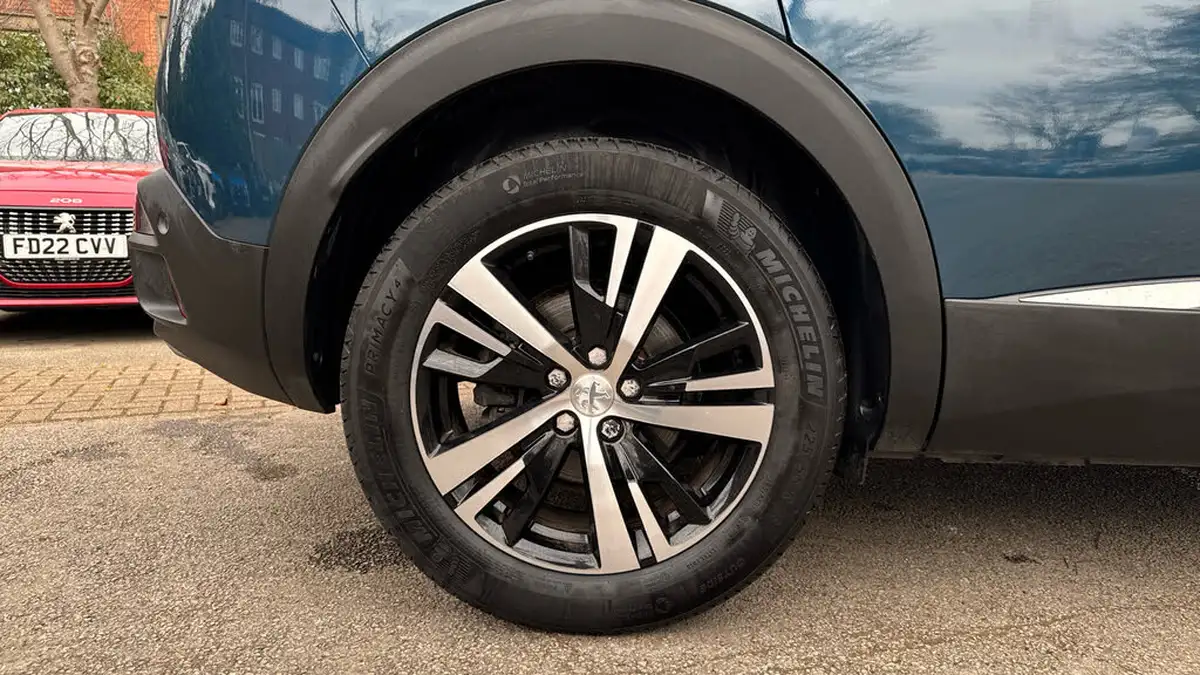 2022-peugeot-3008-suv-15-bluehdi-gt-eat8-big-14