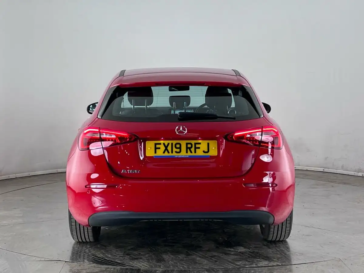2019-mercedes-benz-a-class-13-a180-se-executive-7g-dct-big-5