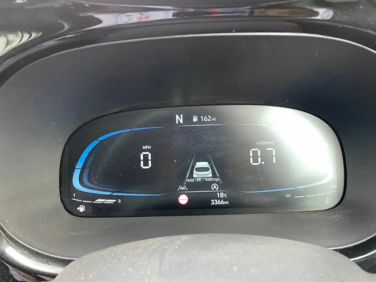 2024-hyundai-i10-12-premium-79ps-auto-big-13
