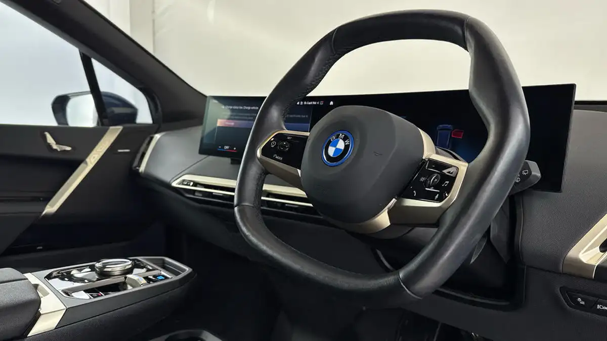 2022-bmw-ix-e-xdrive-40-m-sport-edition-big-8