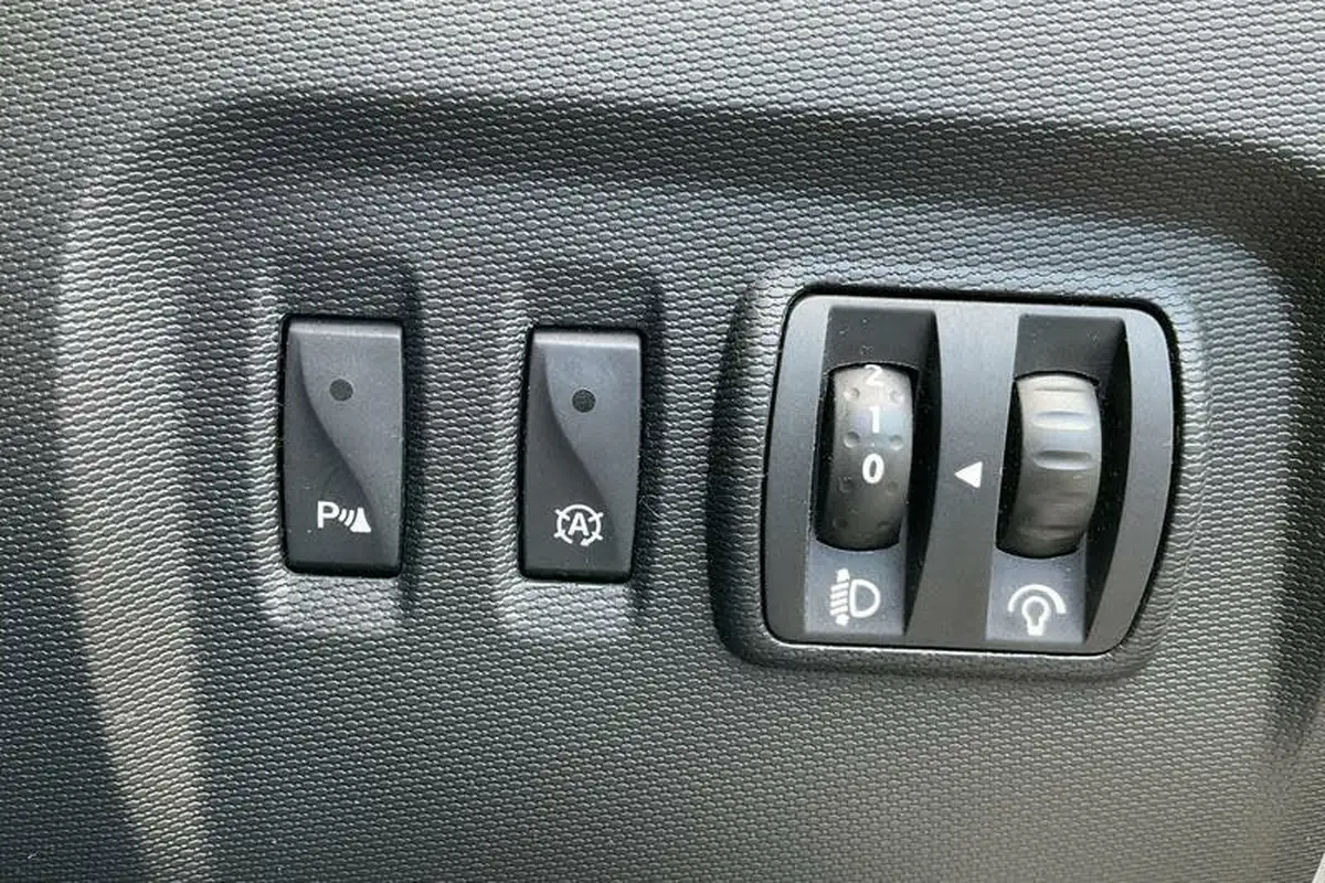2016-renault-captur-15dci-dynamique-s-nav-90bhp-edc-auto-big-32