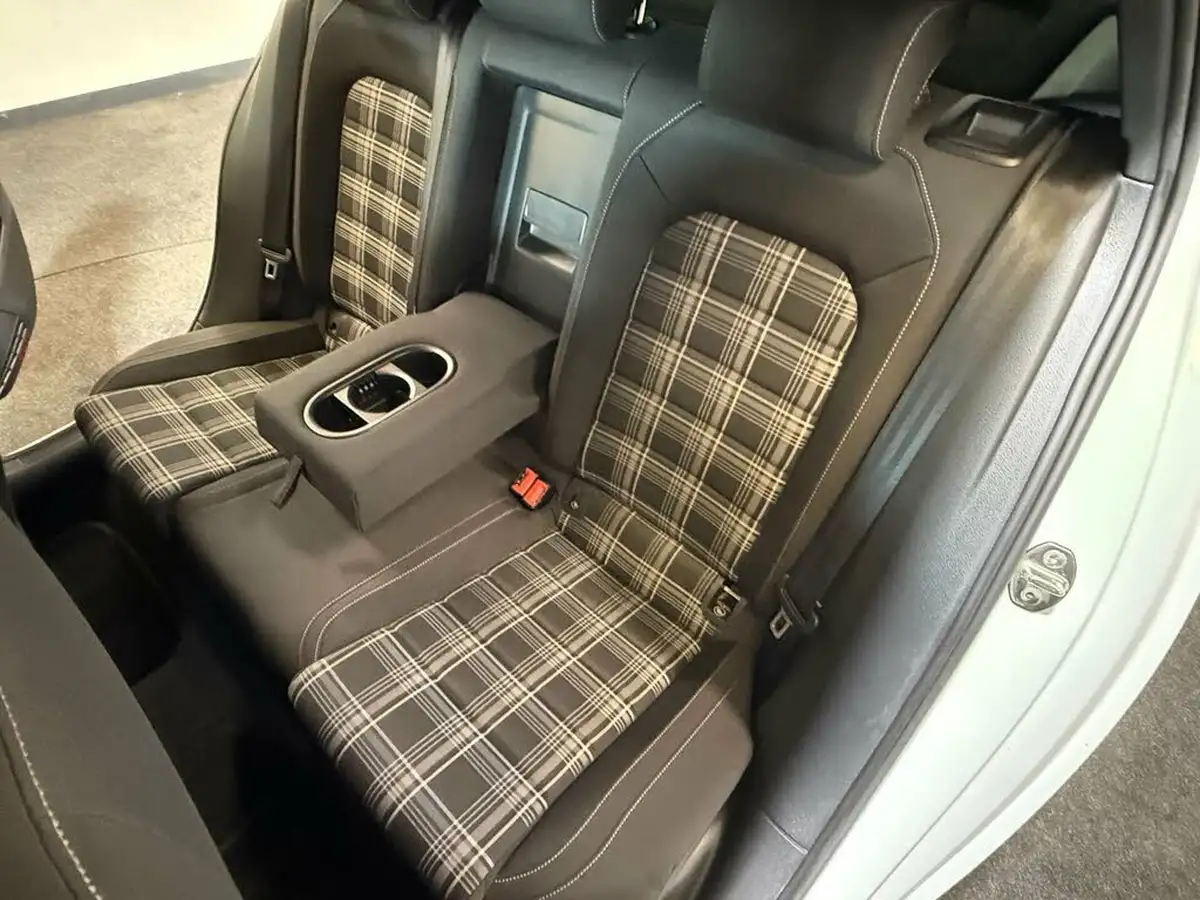 2016-volkswagen-golf-20tdi-gtd-bmt-hatchback-5d-dsg-big-50