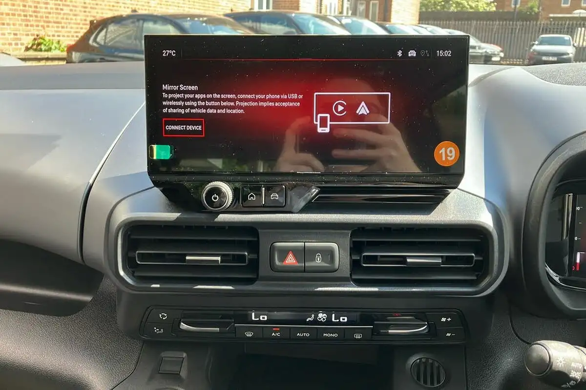 2024-vauxhall-combo-life-e-ultimate-xl-7st-big-24