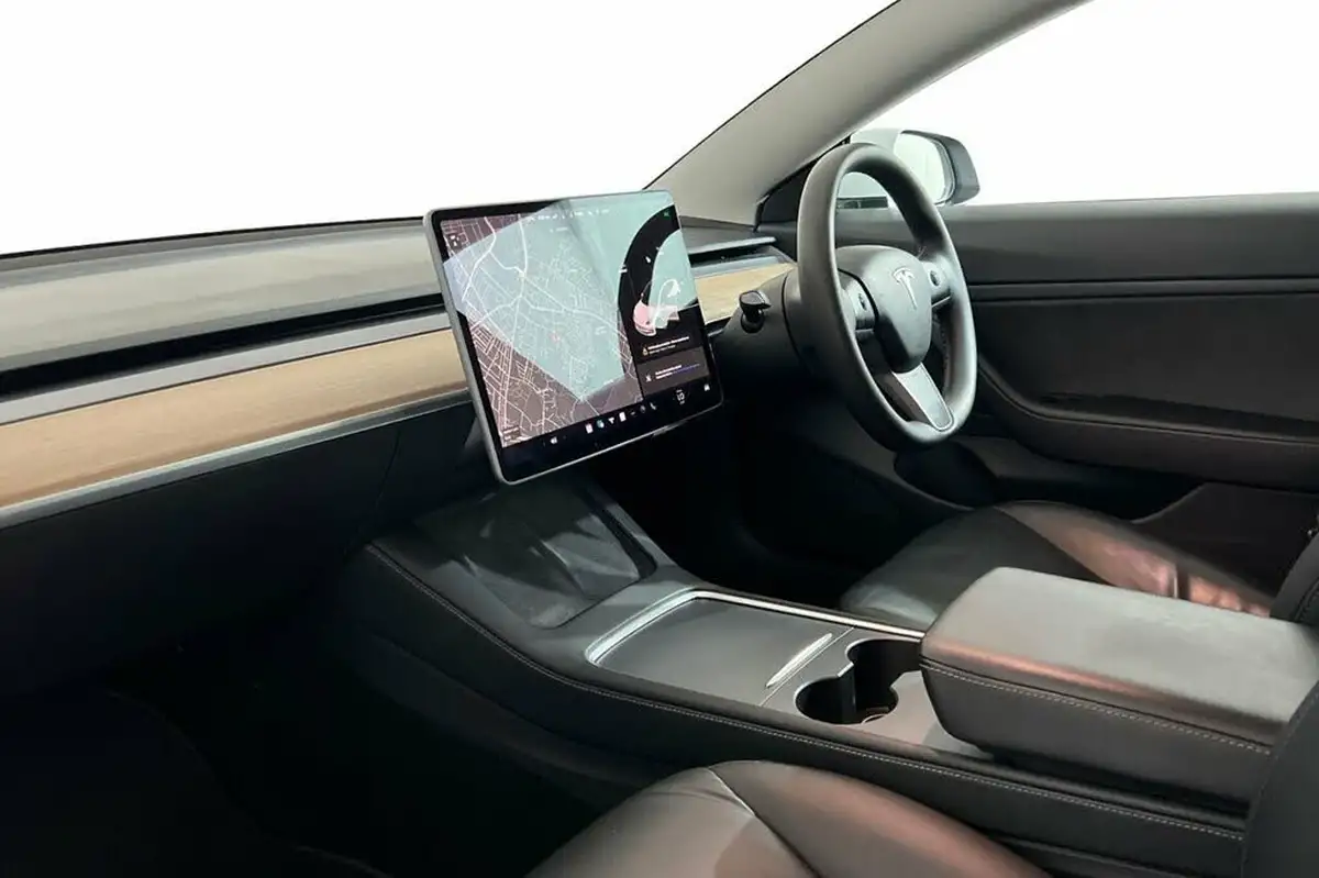 2020-tesla-model-3-e-standard-plus-big-10
