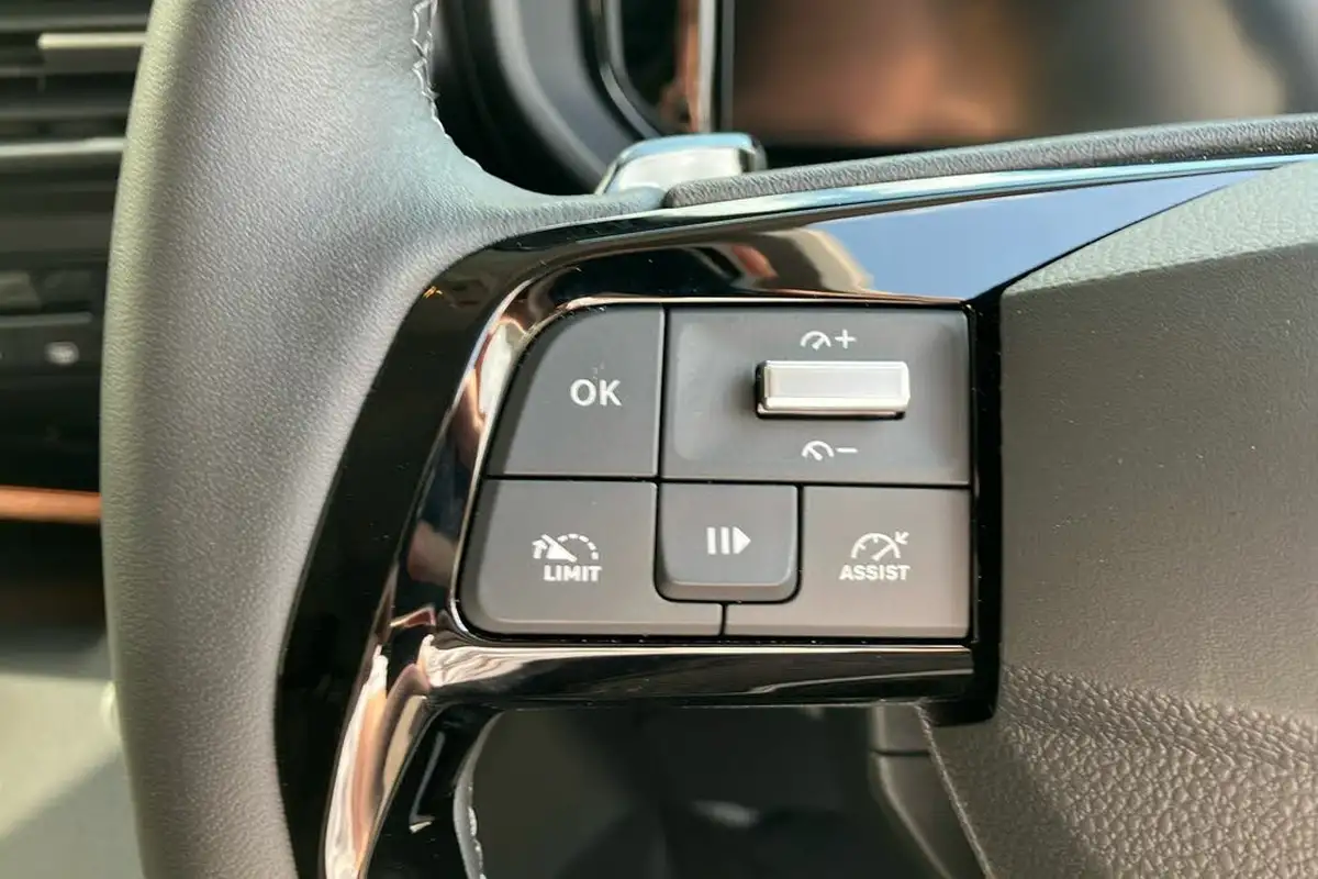 2024-vauxhall-combo-life-e-ultimate-xl-7st-big-48