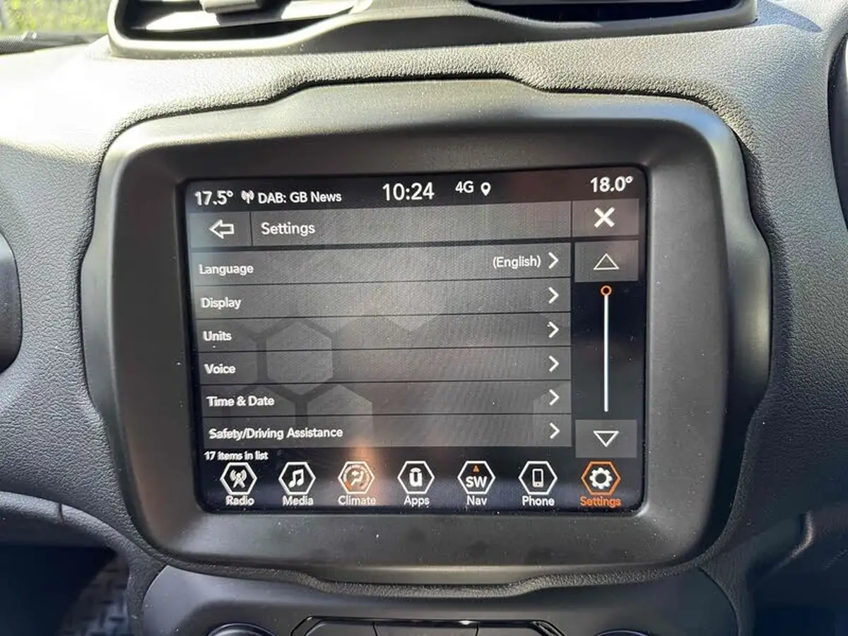 2021-jeep-renegade-10-gse-night-eagle-big-35