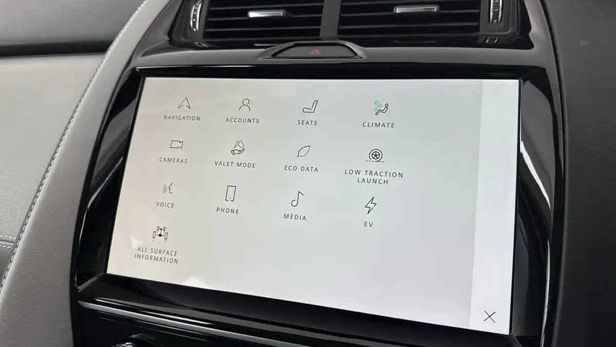 2021-jaguar-e-pace-15-p300e-r-dynamic-se-big-17