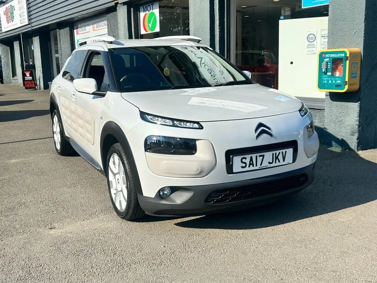 2017-citroen-c4-cactus-12-puretech-w-big-0