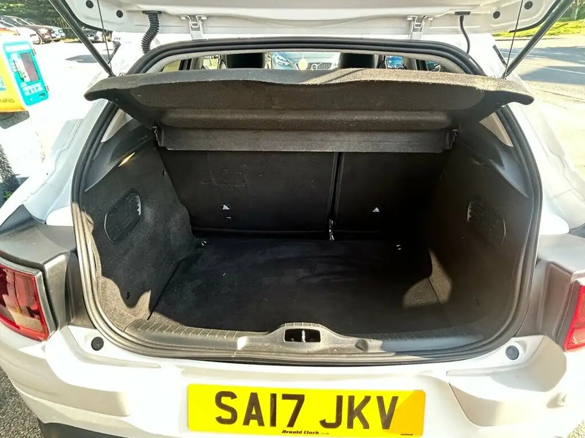 2017-citroen-c4-cactus-12-puretech-w-big-4