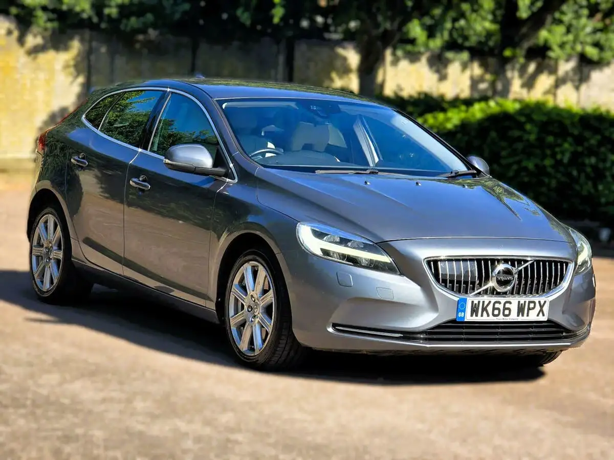 2016-volvo-v40-20td-d3-inscription-geartronic-big-8