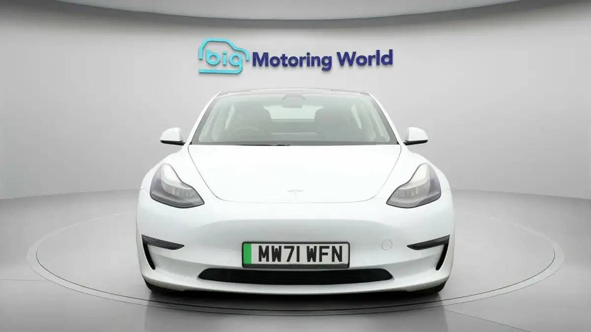 2022-tesla-model-3-e-long-range-big-1