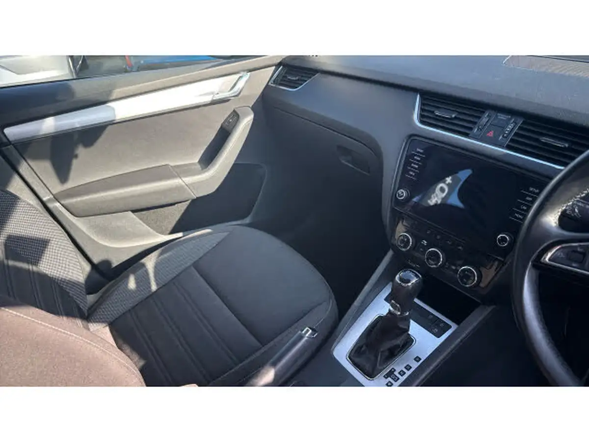 2017-skoda-octavia-14-tsi-se-estate-dsg-big-13