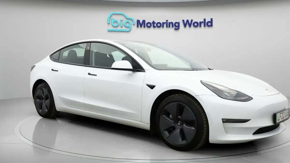 2022-tesla-model-3-e-long-range-big-0