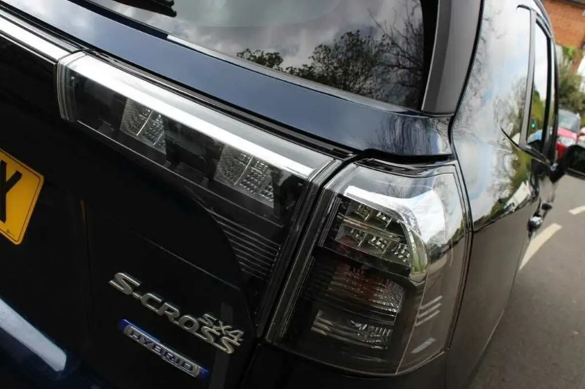 2022-suzuki-s-cross-14-boosterjet-motion-auto-big-17