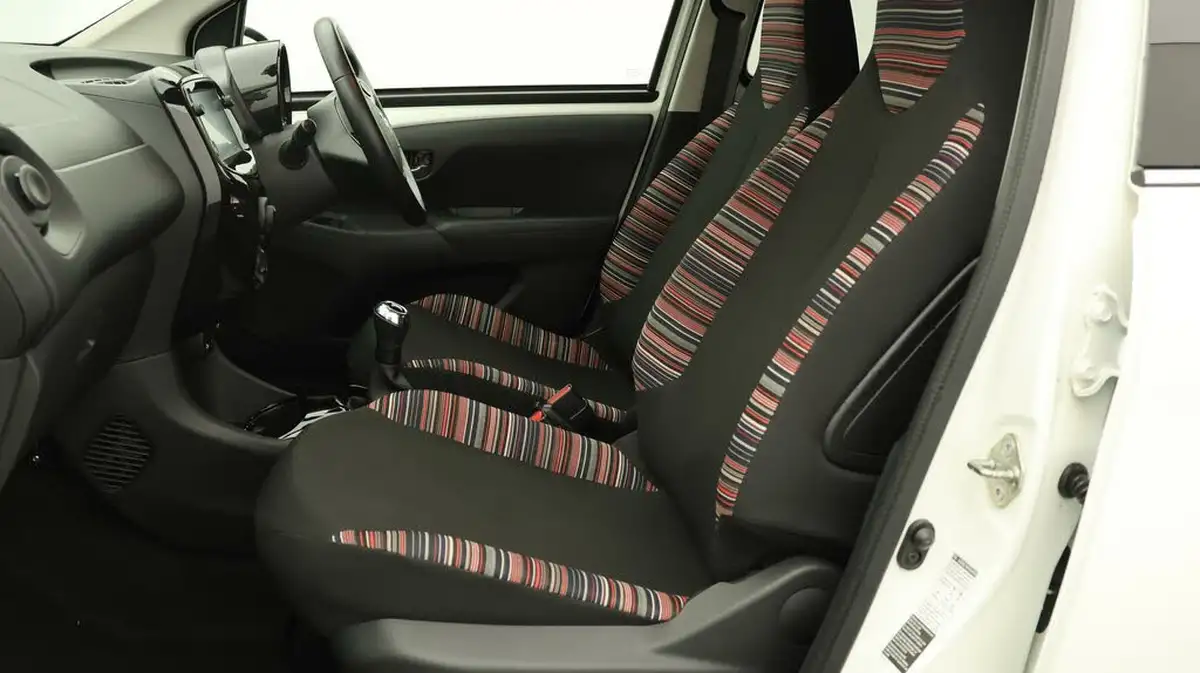 2019-citroen-c1-10-vti-flair-72ps-ss-5d-big-13