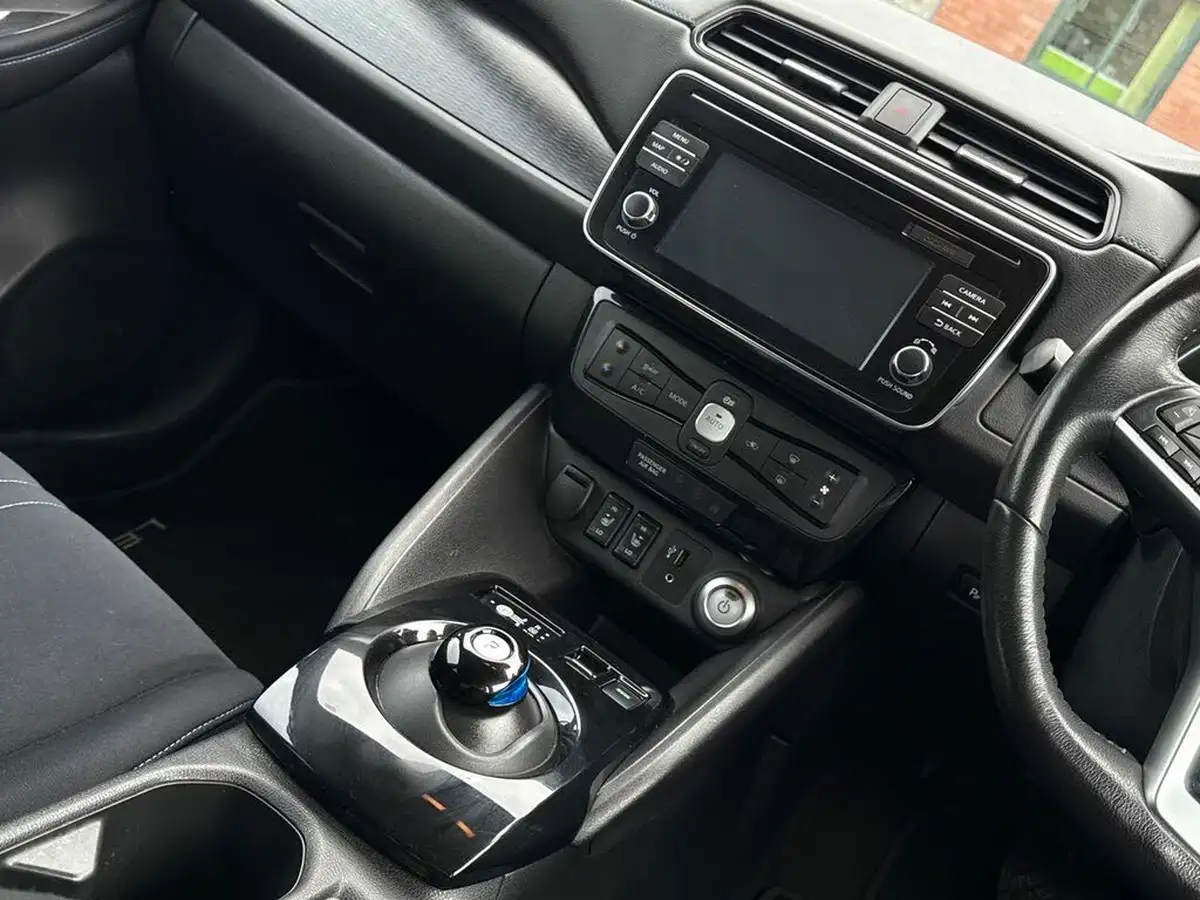 2018-nissan-leaf-e-2zero-big-19