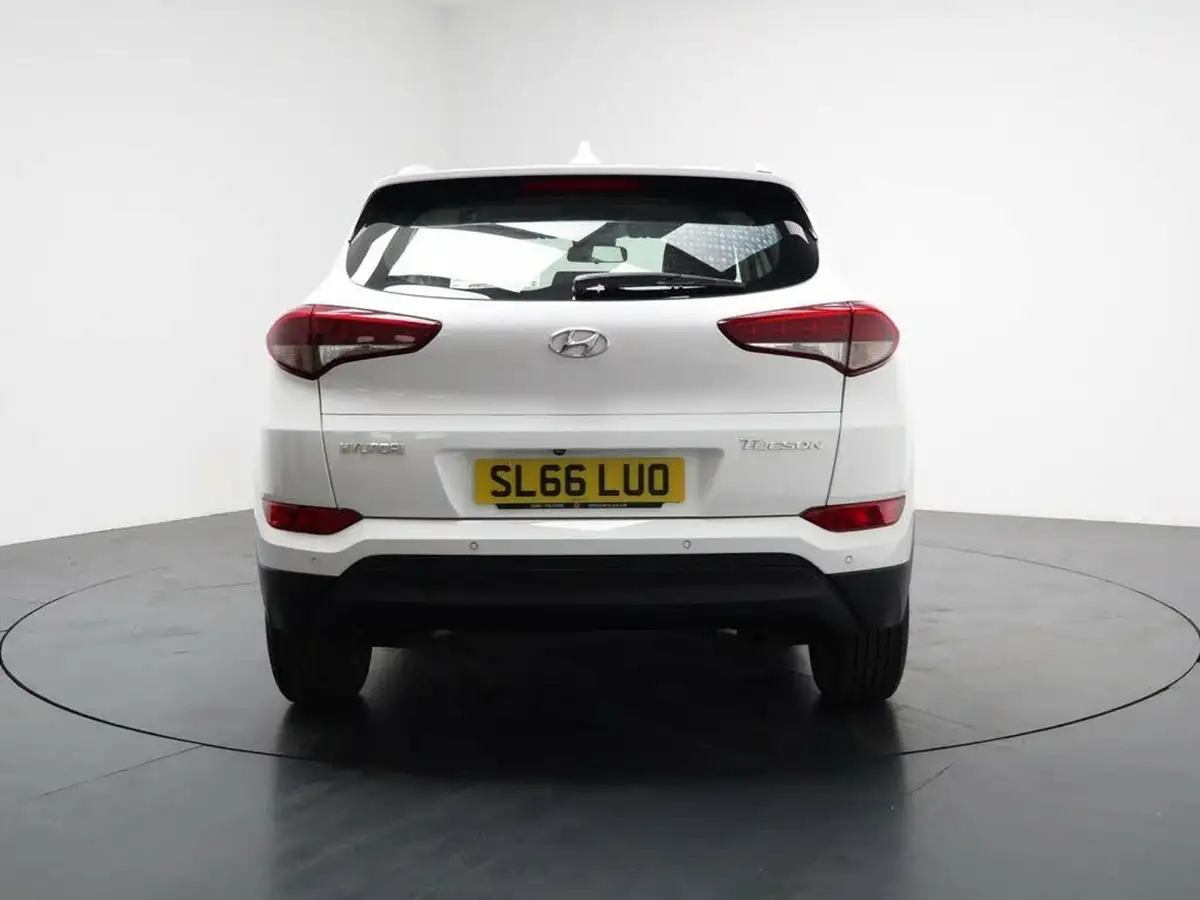 2016-hyundai-tucson-17crdi-blue-drive-se-nav-116ps-big-10