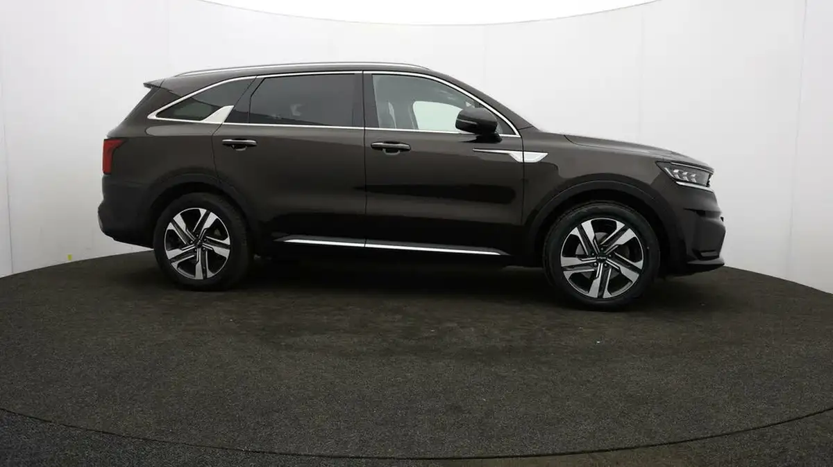 2022-kia-sorento-16-t-gdi-3-226bhp-hev-big-42