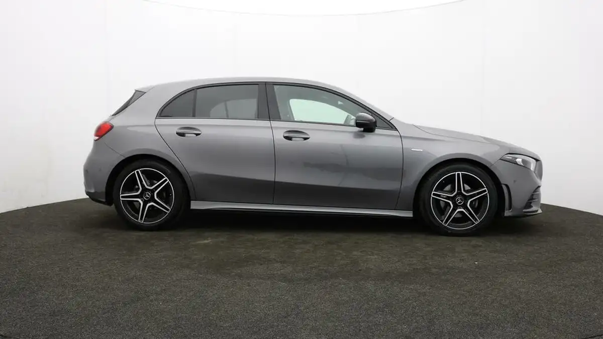 2022-mercedes-benz-a-class-13-a180-amg-line-executive-edition-hatchback-5d-7g-dct-big-39