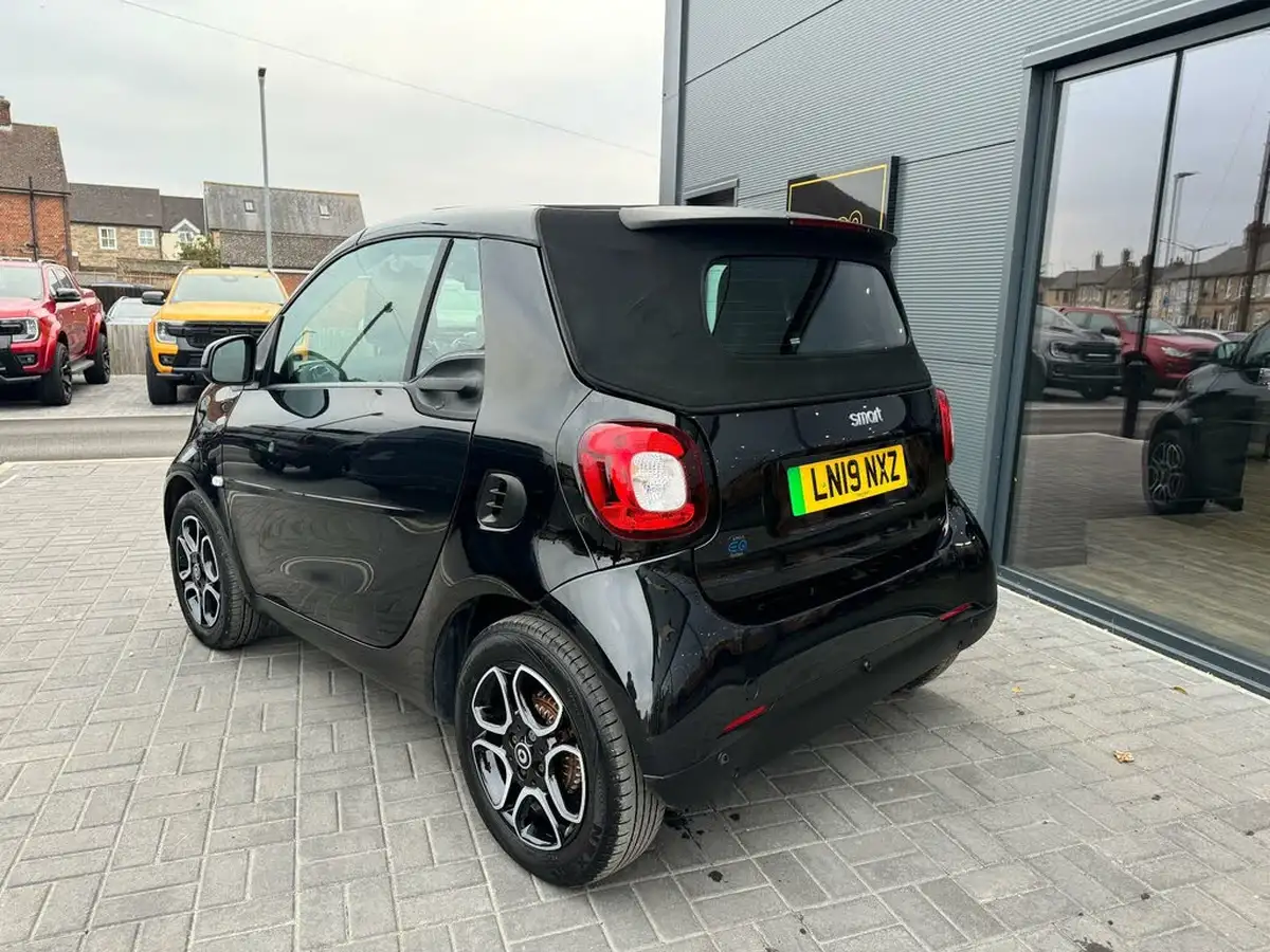 2019-smart-fortwo-big-6
