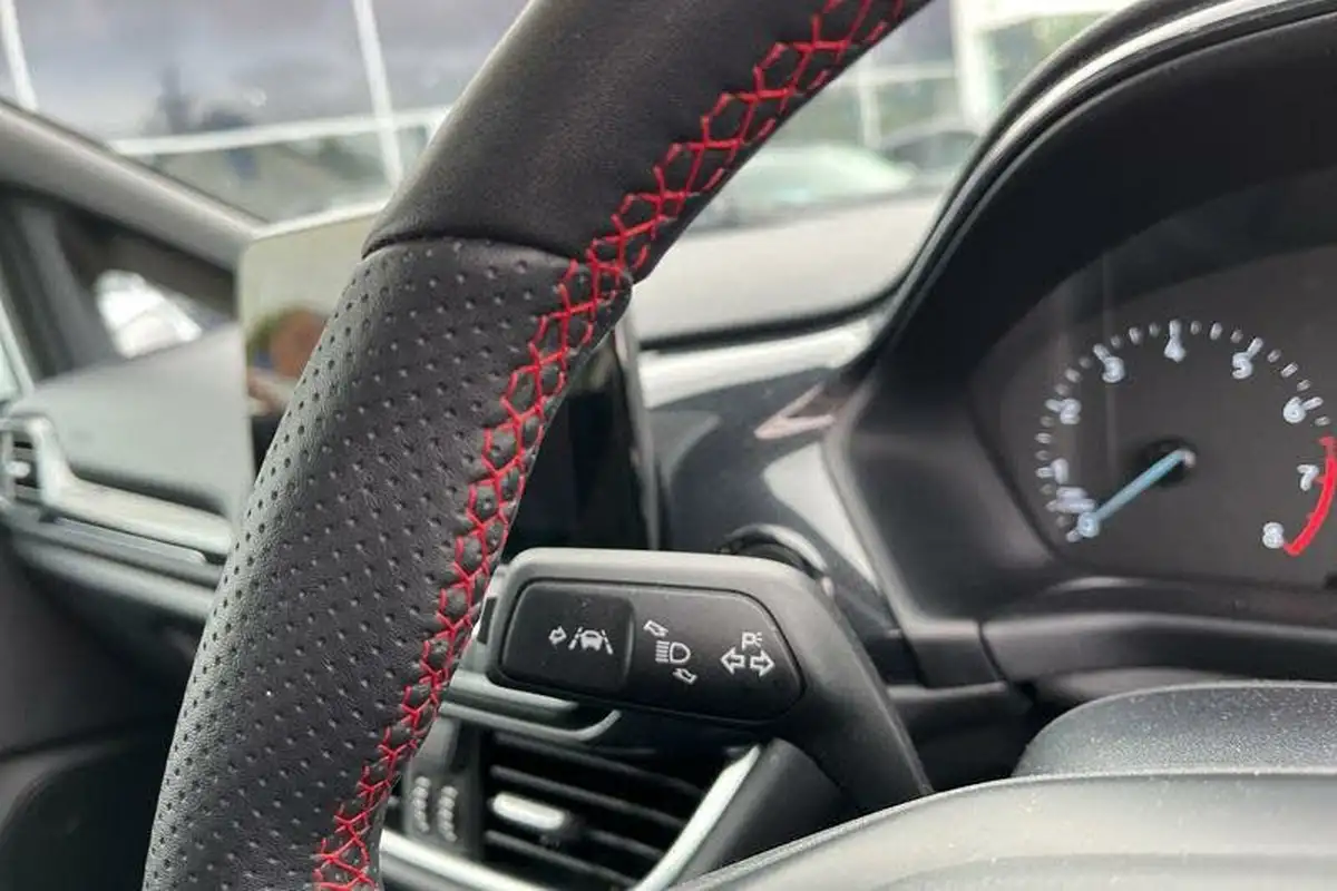 2022-ford-fiesta-big-13