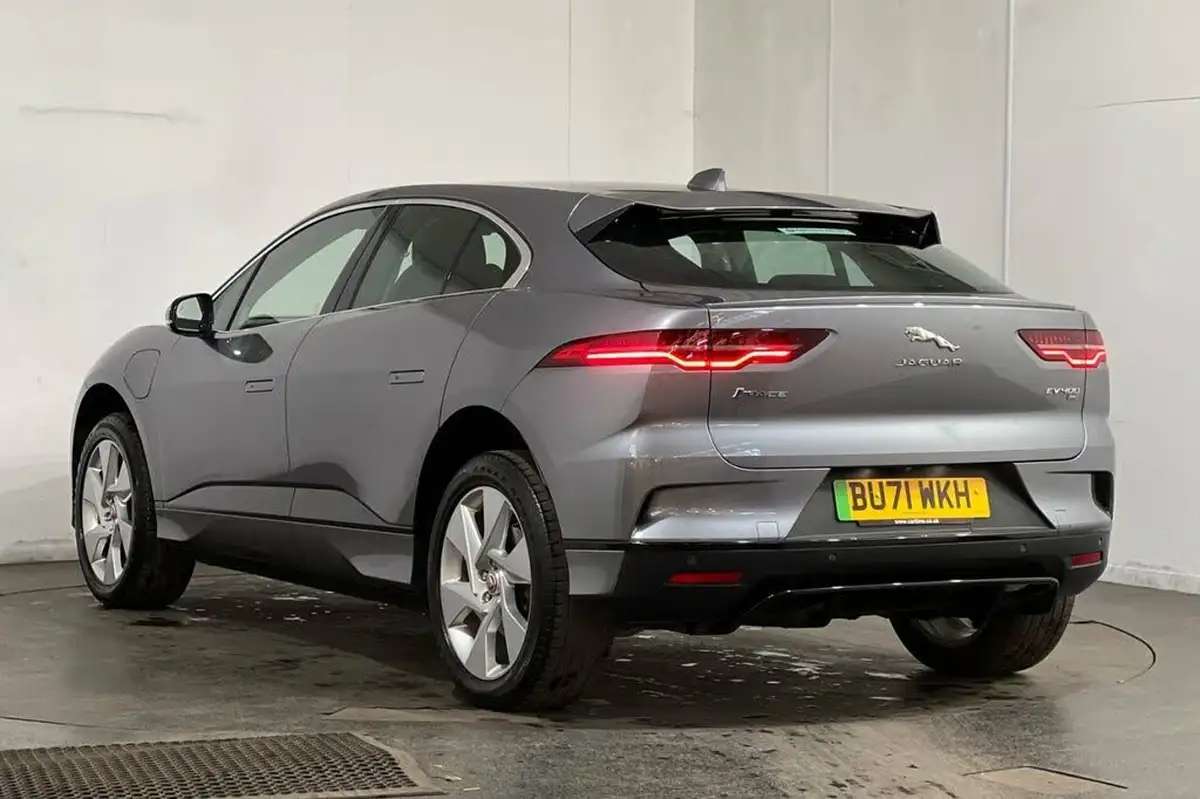 2021-jaguar-i-pace-ev400-se-big-14