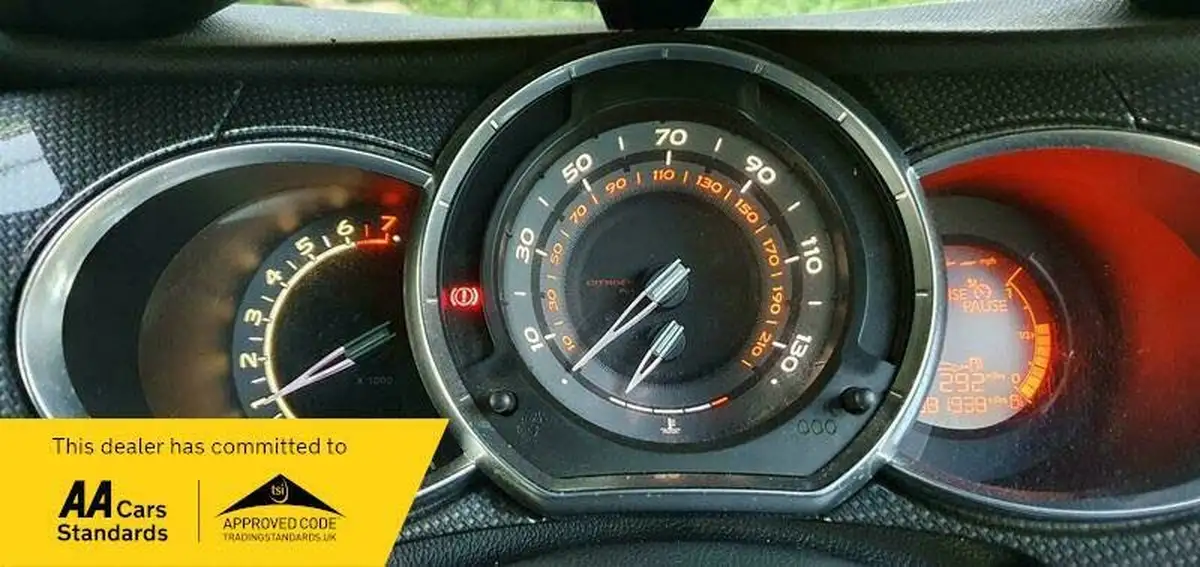 2011-citroen-ds3-16-dsport-150ps-big-26