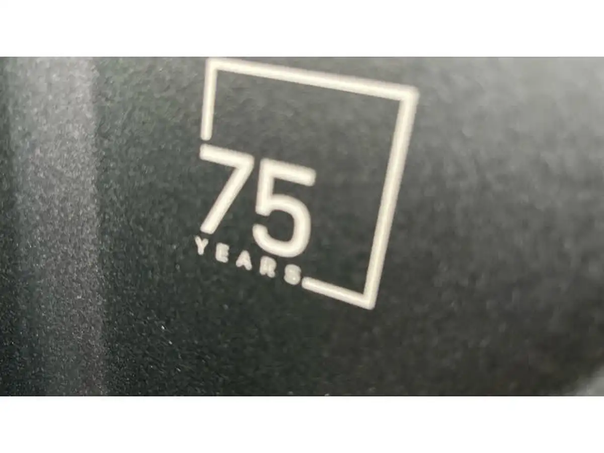 2024-land-rover-90-defender-30-d300-75th-edition-big-17