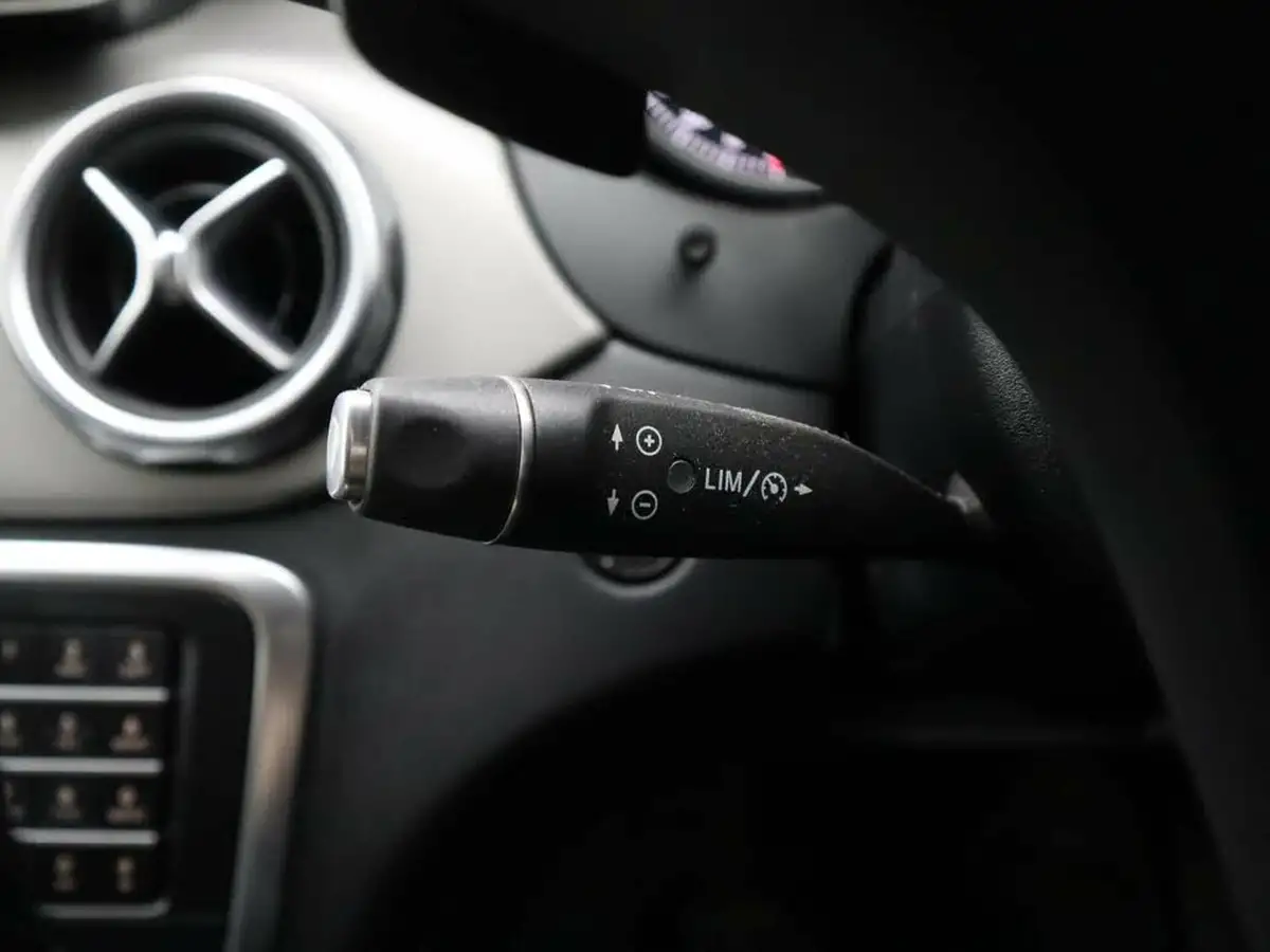 2020-mercedes-benz-gla-class-16-gla-180-urban-edition-7g-dct-big-31