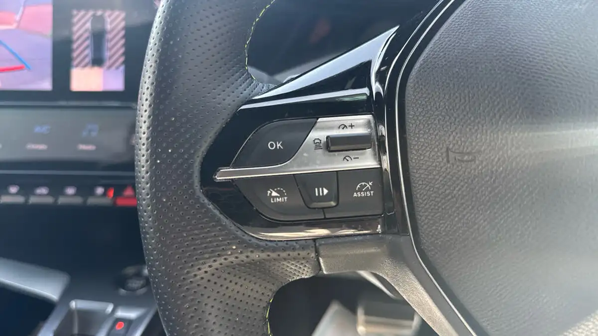 2023-peugeot-408-12-puretech-gt-130ps-ss-eat8-big-22