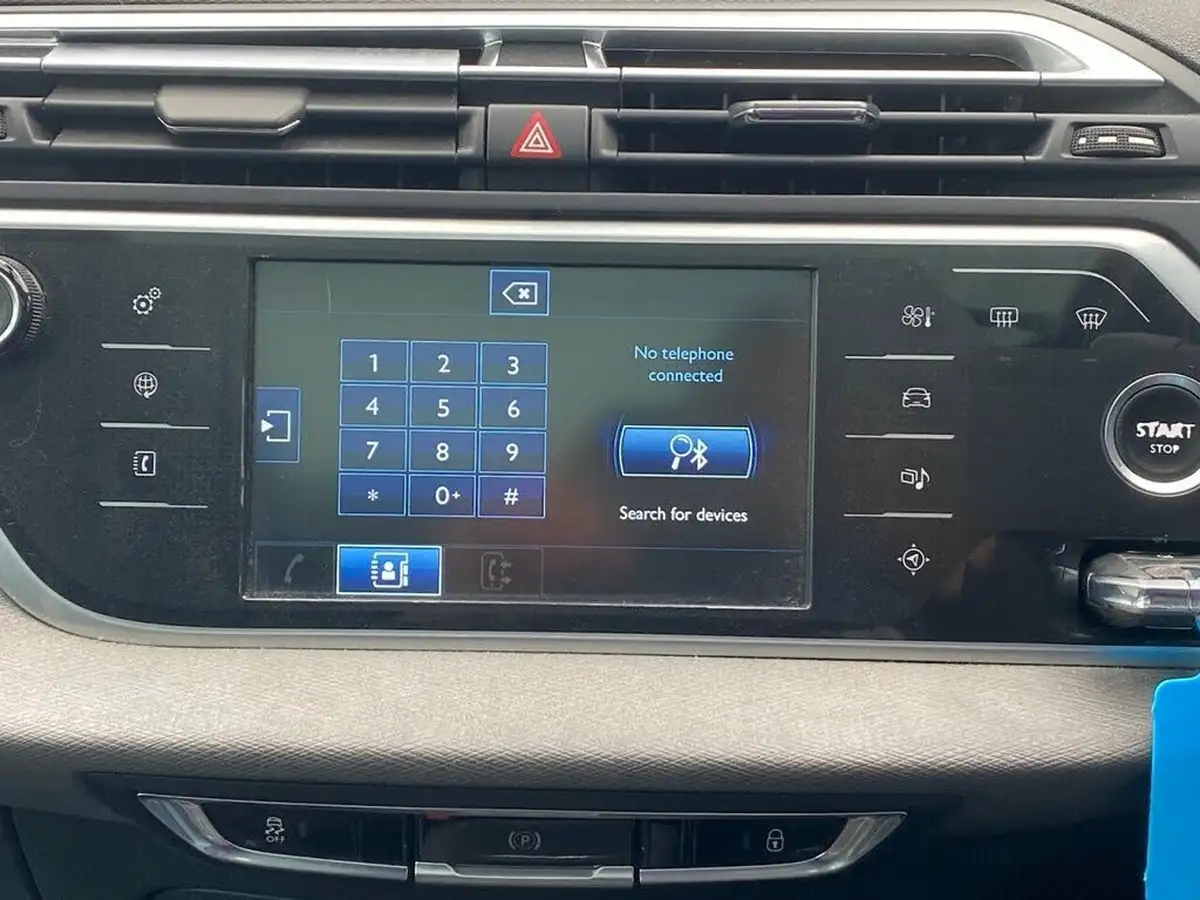 2015-citroen-grand-c4-picasso-16bluehdi-exclusive-eat6-big-24