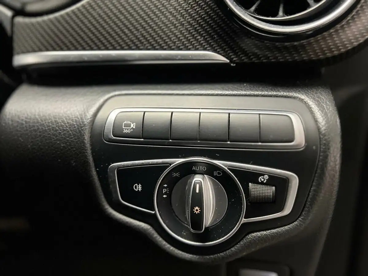 2020-mercedes-benz-v-class-20d-v300d-amg-line-extra-long-big-16