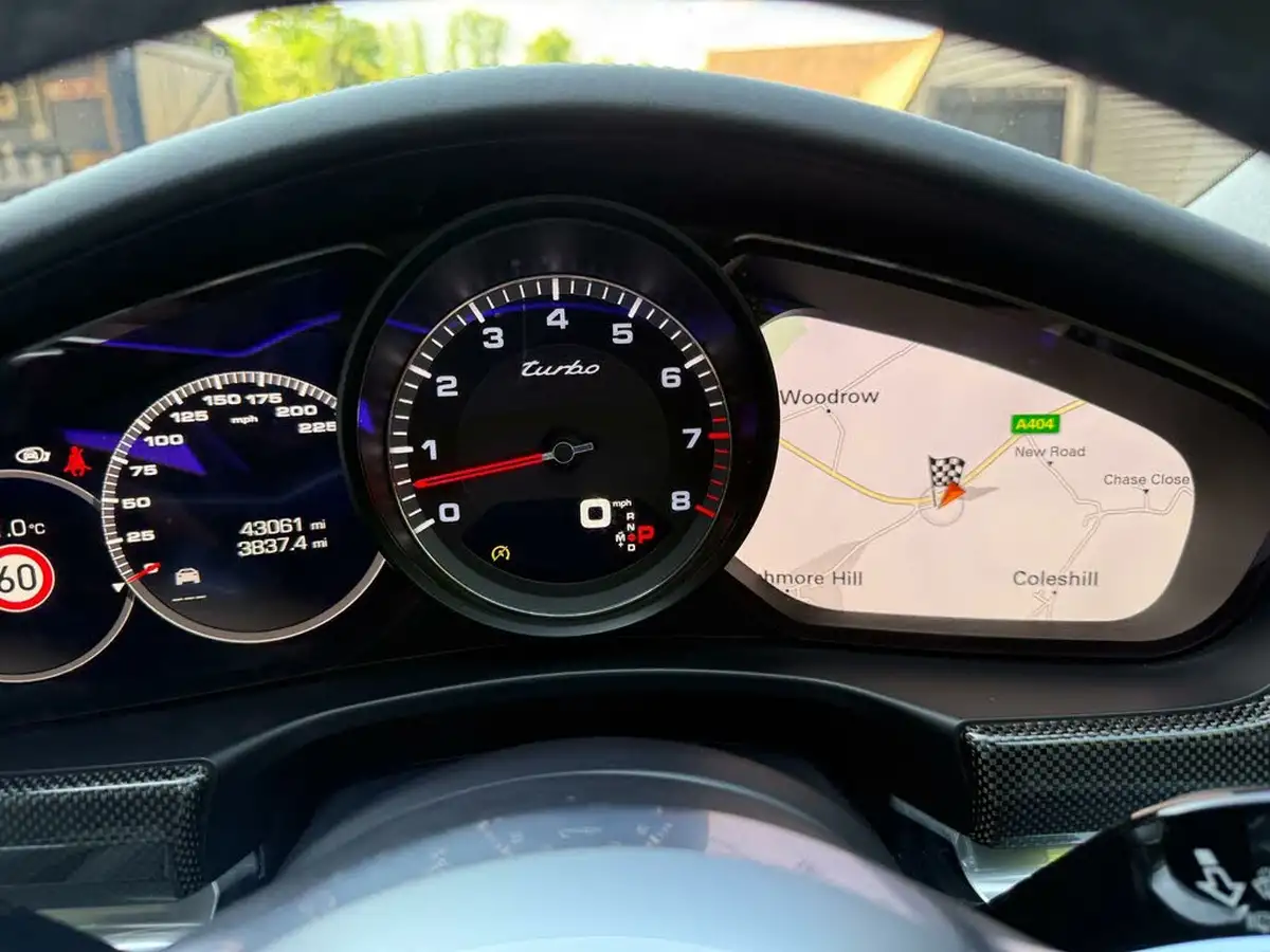 2016-porsche-panamera-40-v8-turbo-big-26