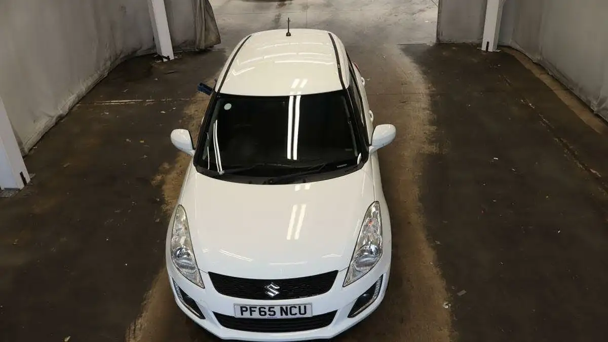 2015-suzuki-swift-12-sz3-5d-big-9