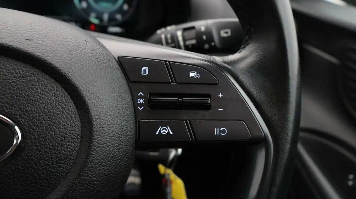 2022-hyundai-bayon-10-t-gdi-se-connect-dct-big-27