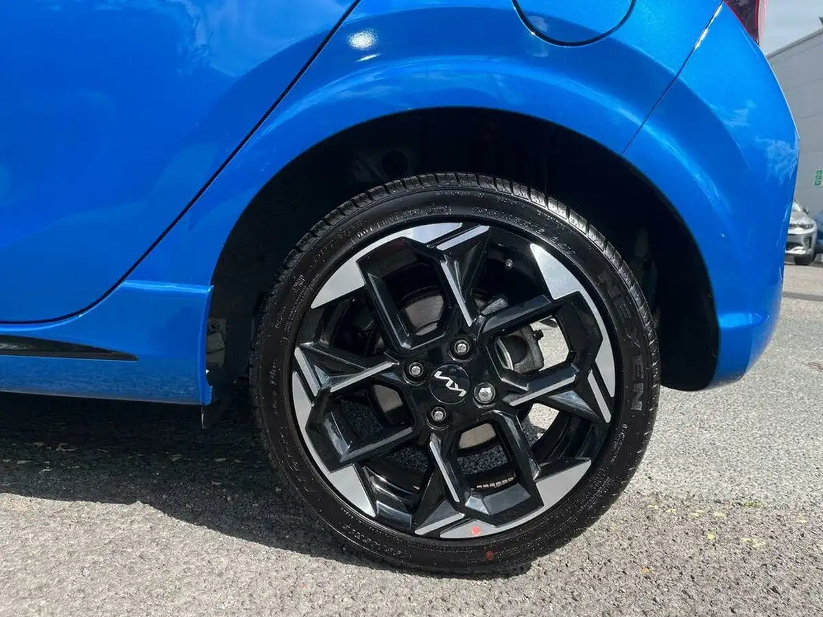 2024-kia-picanto-12-gt-line-s-big-24