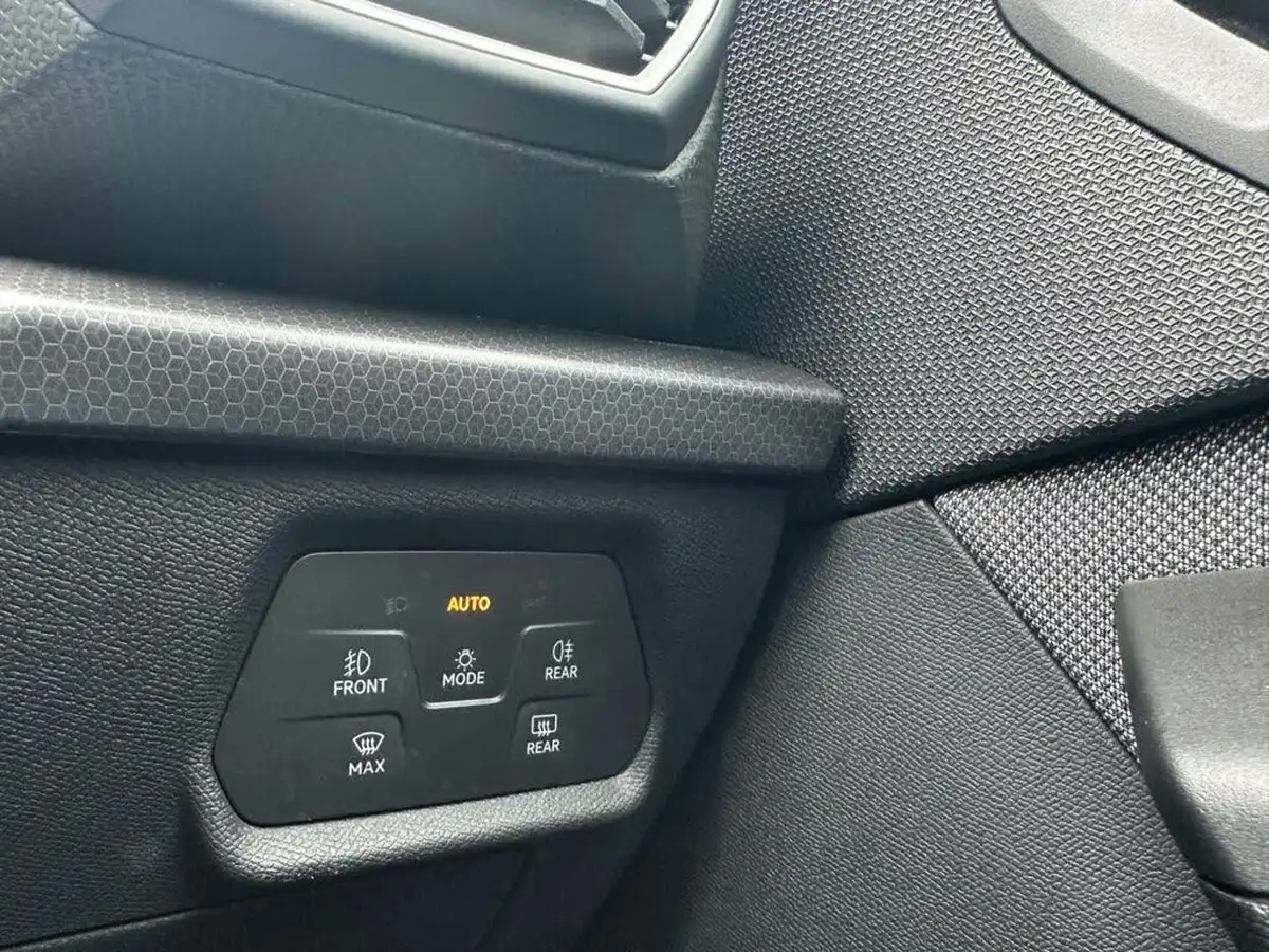 2022-seat-leon-10-tsi-evo-se-dynamic-hatchback-big-17